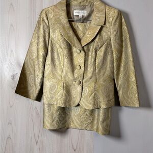 BRAND NEW!! Jones New York Gold Patterned Suit